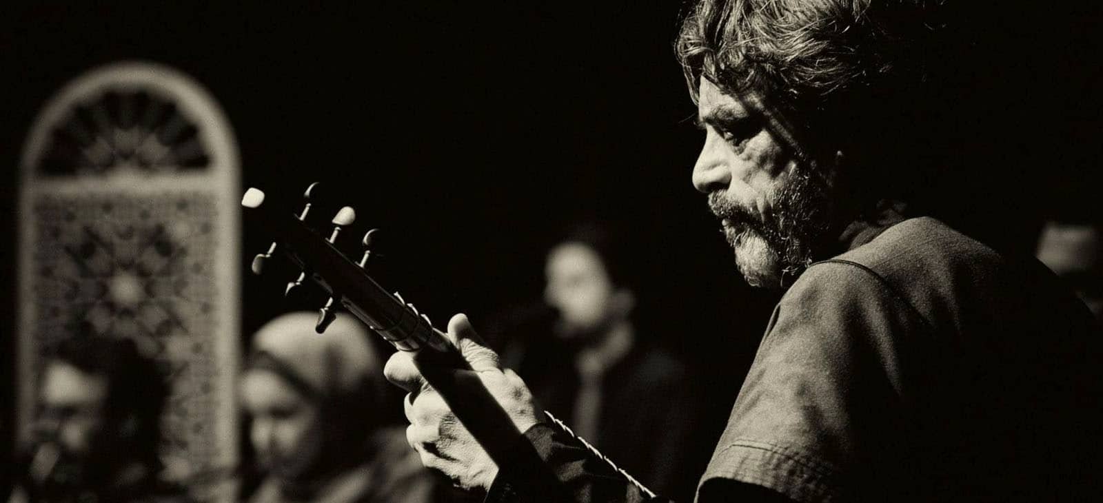 بگراند صفحه اصلی سایرن موزیک