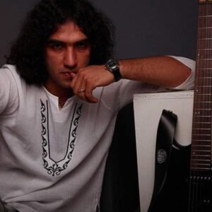 گامهای معلق | رضا یزدانی